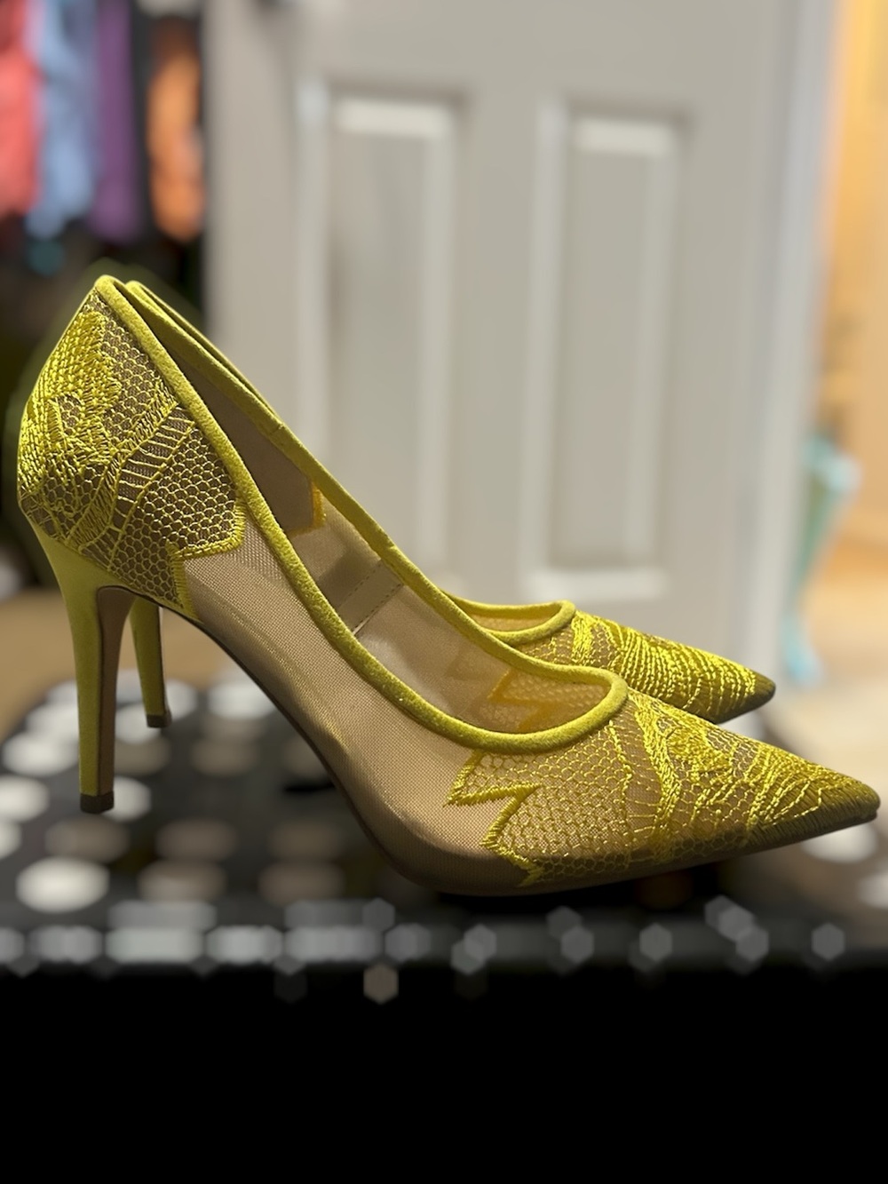 Jessica Simpson Yellow Lace High Heel Pointed Toe Shoe